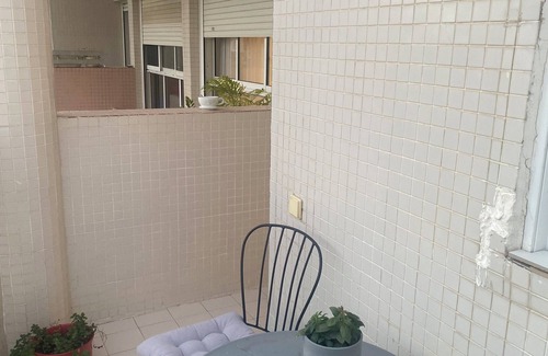 Rishon LeTsiyon Apartment | 4-bedroom apartment. Clean, with a lot of space, light. next to shopping centre