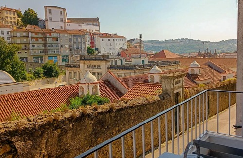 Coimbra Condo | 4-bedroom apartment, patio, 5 minutes from Coimbra University