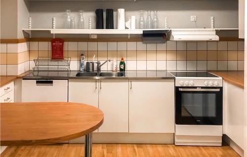 Finspang Municipality Apartment | 4 Bedroom Awesome Apartment In Finspång