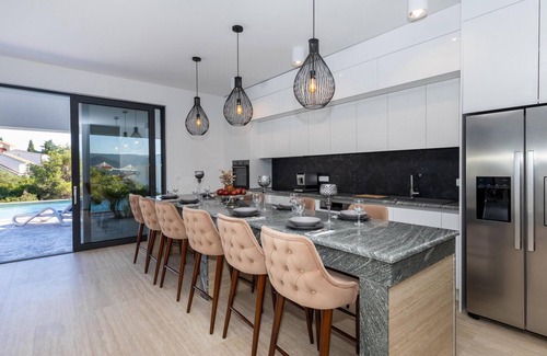 Komarna House | 4 bedroom awesome home in Komarna