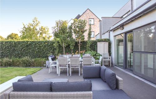 Assebroek House | 4 Bedroom Awesome Home In Brugge