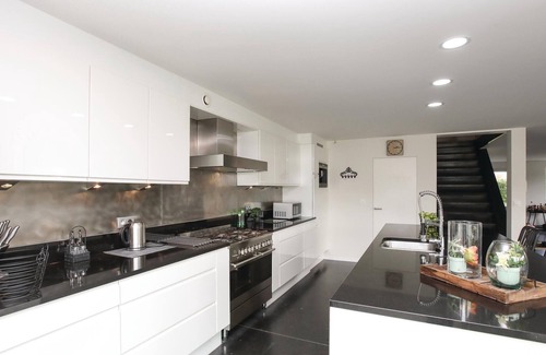 Assebroek House | 4 bedroom awesome home in Brugge