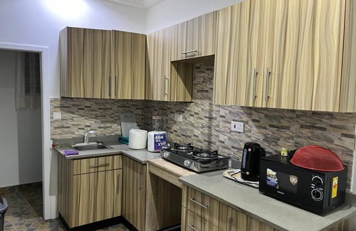 Kasoa Bed & Breakfast | 4-bedroom bed & breakfast in amazing Kasoa Gh with WiFi, AC. Sleep 8