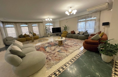 Agouza House | 4-bedroom building in awesome Giza Governorate with WiFi, AC