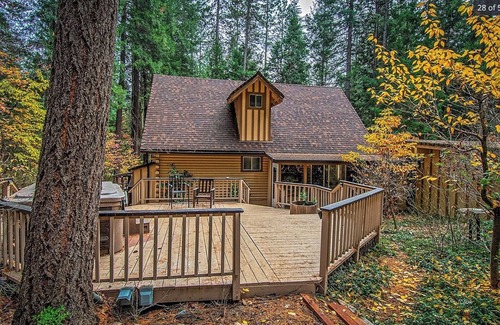 Trinity Center Cabin | 4-bedroom cabin in fabulous Trinity Center with AC