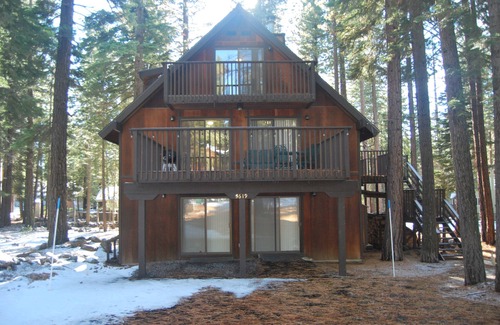 Carnelian Bay Cabin | 4 Bedroom Cabin with Sauna in Carnelian Bay near Gar Woods