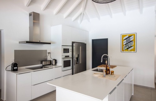 Plum Bay Villa | 4 bedroom contemporary villa in Terres Basses SXM a few minutes walk from Baie a