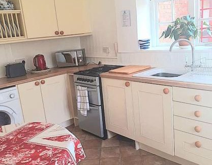 Wickwar House | 4 Bedroom Cottage in Wickwar, The Old Stables Guest House