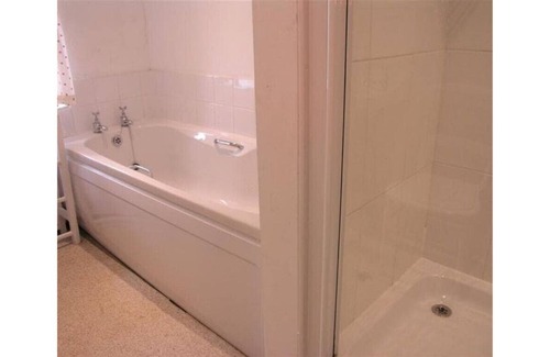 Newton Grange Cottage | 4 Bedroom Country Cottage, sleeping up to 8 guests & pet friendly