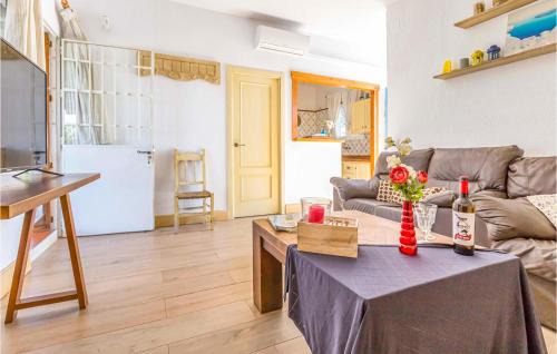 Arahal House | 4 Bedroom Cozy Home In Arahal