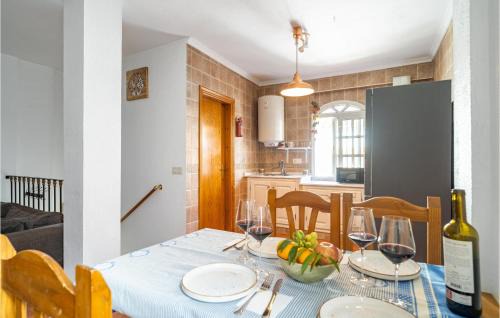 Facinas House | 4 Bedroom Cozy Home In Facinas