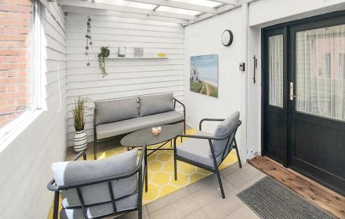 Logstor House | 4 Bedroom Cozy Home In Løgstør