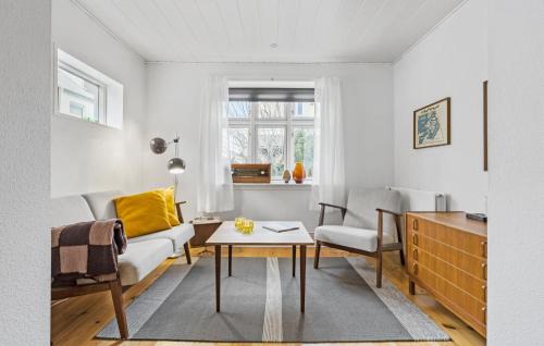 Logstor House | 4 Bedroom Cozy Home In Løgstør