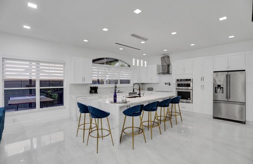 Fort Lauderdale Villa | 4 Bedroom Designer Home Next to Shul and Community Pool