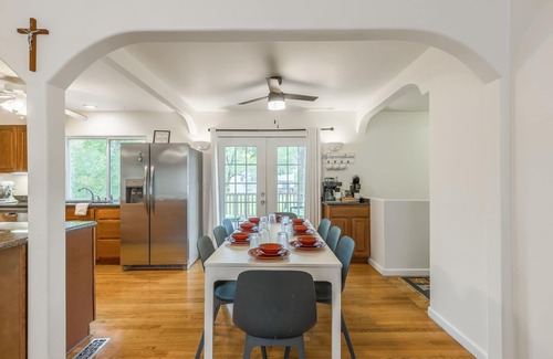 Overland Park House | 4-bedroom Family Home in Overland Park with Jungle Gym