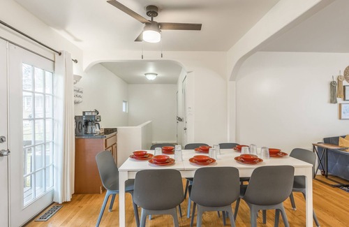 Overland Park House | 4-bedroom Family Home in Overland Park with Jungle Gym