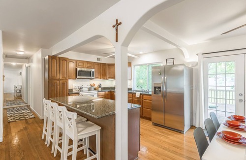 Overland Park House | 4-bedroom Family Home in Overland Park with Jungle Gym