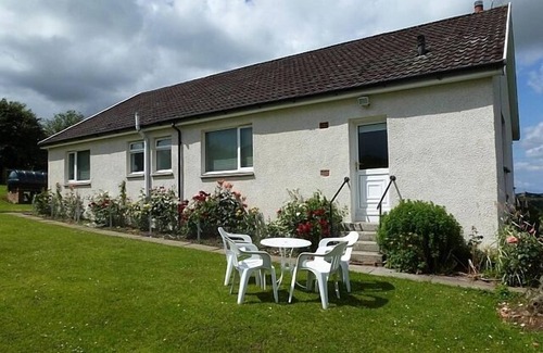 Ayr House | 4 bedroom Farm Bungalow In Ayrshire Countryside With Big Garden & Beautiful View