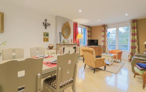 Attin House | 4 Bedroom Amazing Home In Attin La Paix-Faite