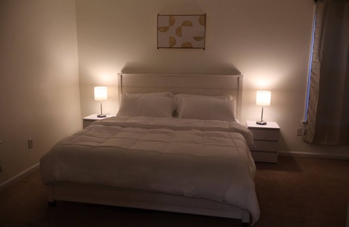 Portsmouth House | 4 Bedroom GEM with a games loft in Portsmouth, Sleeps 10! Close to Casino & All
