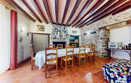 Parennes House | 4 Bedroom Gorgeous Home In Parennes