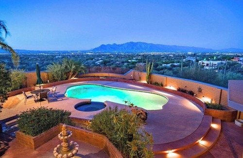 Tucson House | 4 Bedroom Hilltop Retreat with Pool, Spa & City Views – Near Saguaro National Park & Downtown