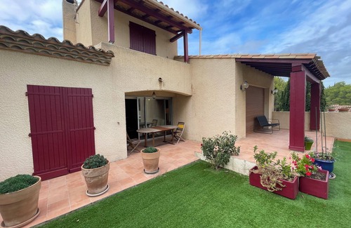 Lezignan-Corbieres Villa | 4 bedroom house in the heart of the pine forest with swimming pool
