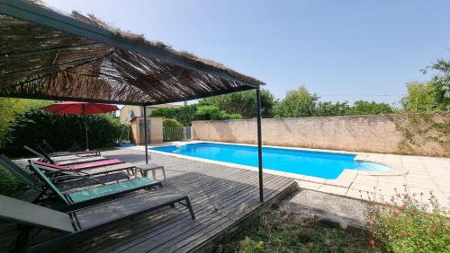 Saint-Just-Luzac House | 4 bedroom holiday home with private pool and garden