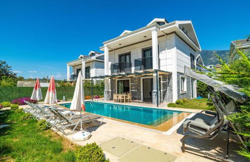 Hisaronu Villa | 4 Bedroom Holiday Villa in Hisarönü Ölüdeniz- Gold Rose