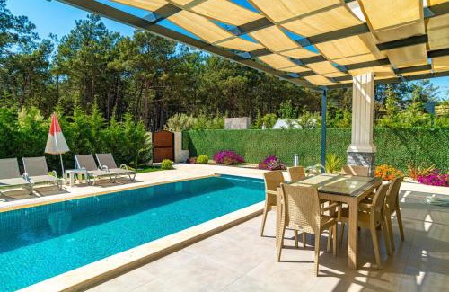 Hisaronu Villa | 4 Bedroom Holiday Villa in Hisarönü Ölüdeniz- Gold Rose
