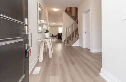 Watertown House | 4 bedroom home backing onto pond- sleeps 8