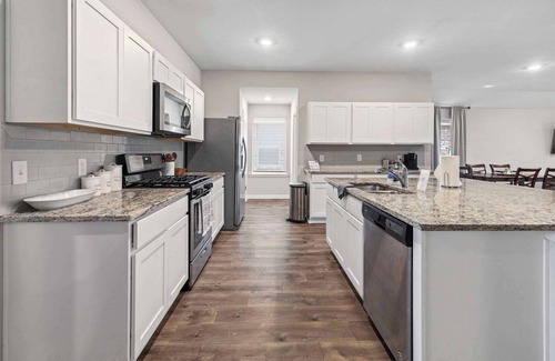 Lake Charles House | 4 Bedroom home with Hot Tub in Lake Charles, La