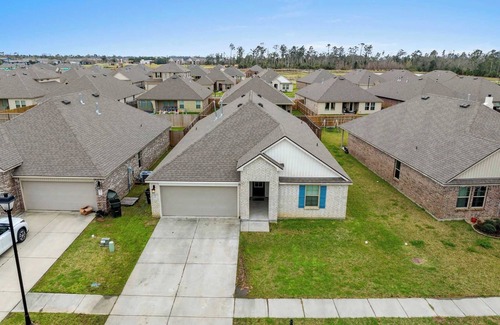 Lake Charles House | 4 Bedroom home with Hot Tub in Lake Charles, La