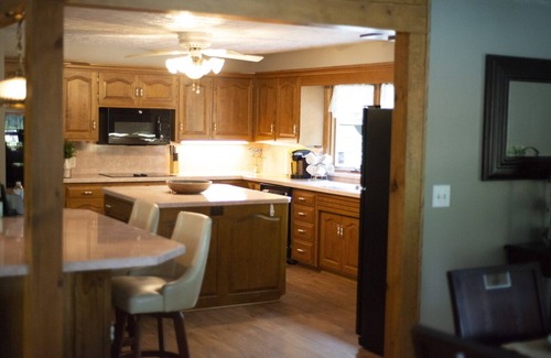 Sugarcreek House | 4 bedroom home with hot tub and beautiful view of Amish Country