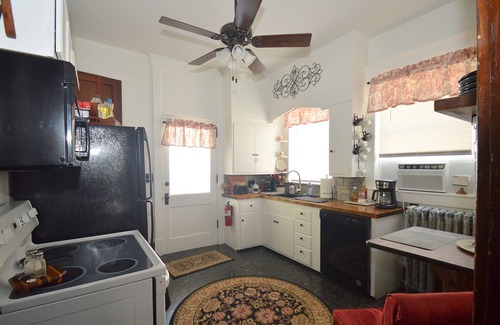 Berkeley Springs House | 4-bedroom house in historic Berkeley Springs with AC, WiFi & Hot Tub