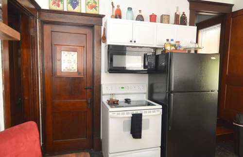 Berkeley Springs House | 4-bedroom house in historic Berkeley Springs with AC, WiFi & Hot Tub