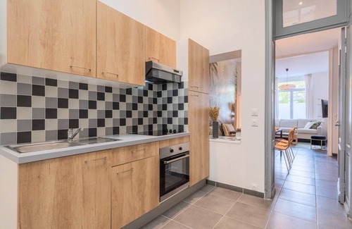 Tourcoing House | 4-bedroom house centre, near the metro + car park