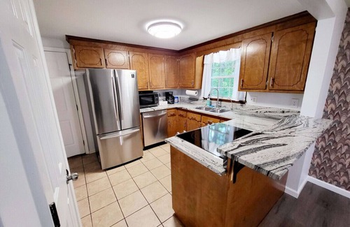 Salisbury House | 4-Bedroom House Close to Beach