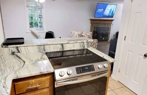 Salisbury House | 4-Bedroom House Close to Beach