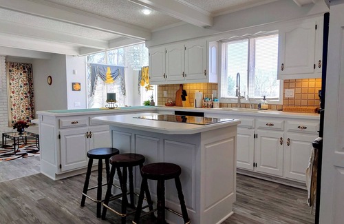 Overland Park House | 4-bedroom house in delightful upscale neighborhood at Overland Park