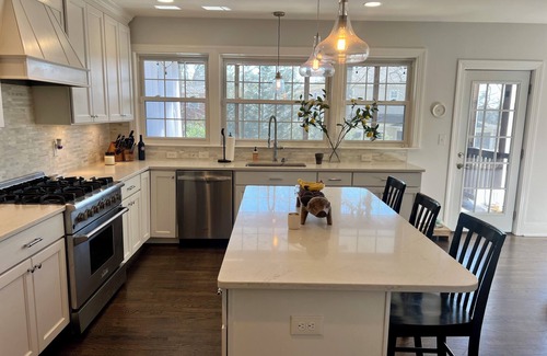 Yorktown House | 4-bedroom house in charming North Arlington with WiFi, AC. Book now