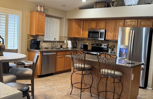 Coronado Ranch House | 4-bedroom house in charming Gilbert with heated swim pool and golfing trilogy