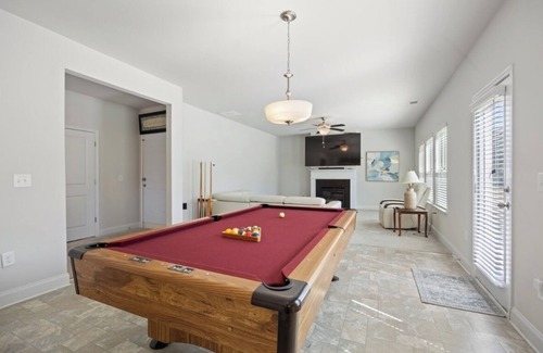 Conyers House | 4-bedroom house in delightful Conyers with AC