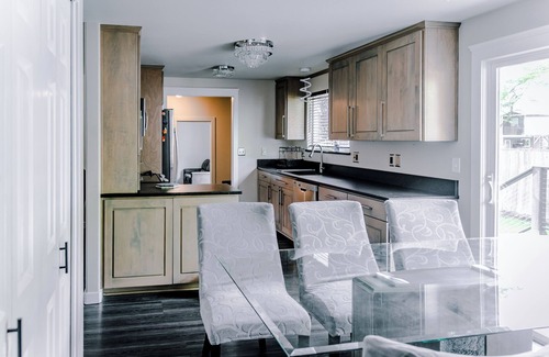 Burlington House | 4-bedroom house in fabulous Burlington with AC & Wi-Fi.