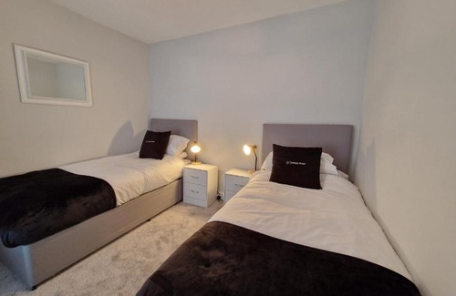 Dowlais House | 4 Bedroom house in Merthyr Tydfil. Near Brecon Beacons National Park