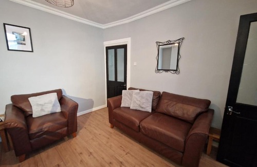 Dowlais House | 4 Bedroom house in Merthyr Tydfil. Near Brecon Beacons National Park