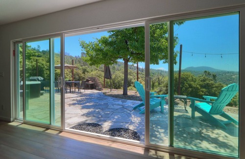 Oakhurst House | 4-bedroom house in Oakhurst with views, game room, hot tub, EV charger