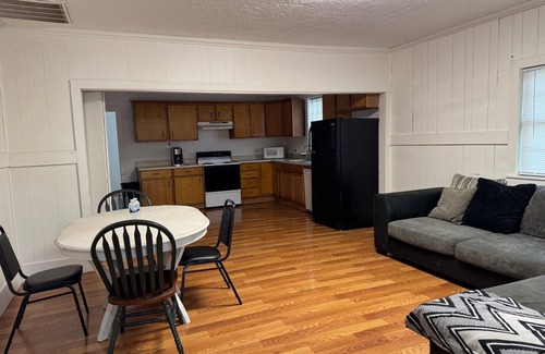 Sulphur House | 4-bedroom house in Sulphur, La with large Kitchen and living space