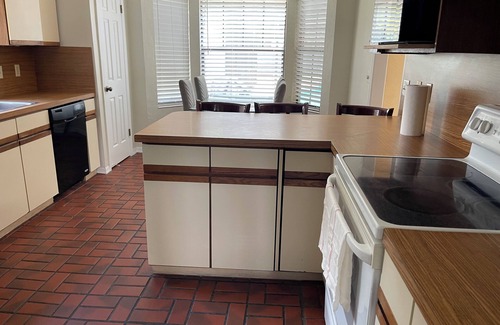 Fruit Cove House | 4-bedroom house in lovely Saint Johns with enclosed 16’ X 32’ pool, WiFi, AC