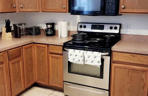 Pine Hills House | 4-bedroom house in wonderful Orlando with AC